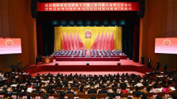 延边朝鲜族自治州第十六届人民代表大会第七次会议开幕