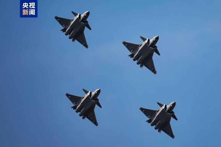 空警-500和歼-20同框！长春航空展第一波高清大图来了