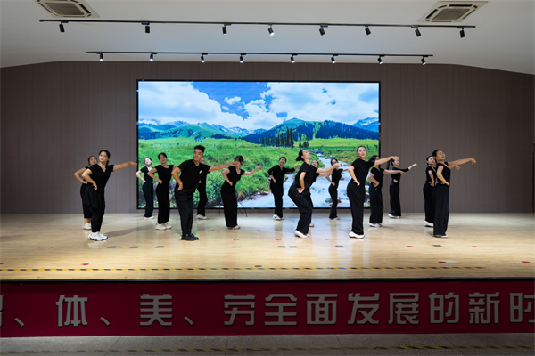 “红旗梦想艺术课堂”河南信阳固始县教师培训暨捐赠仪式落幕_fororder_吉林一汽3