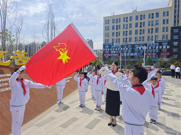 共青团延边州委联合共青团延吉市委开展2025年度集中入队入团仪式_fororder_图片6