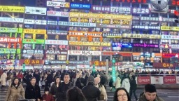 延吉返乡游子打卡网红墙 惊叹家乡“蝶变”