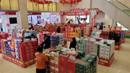 瑞雪映边城 年货满街巷 延吉春节消费市场暖意升腾供销两旺