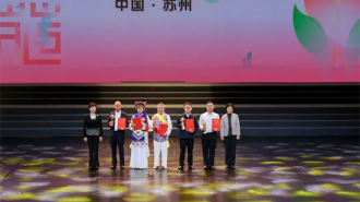 延吉“山花奖”获奖作品《农乐长短——庆丰乐》绽放颁奖舞台