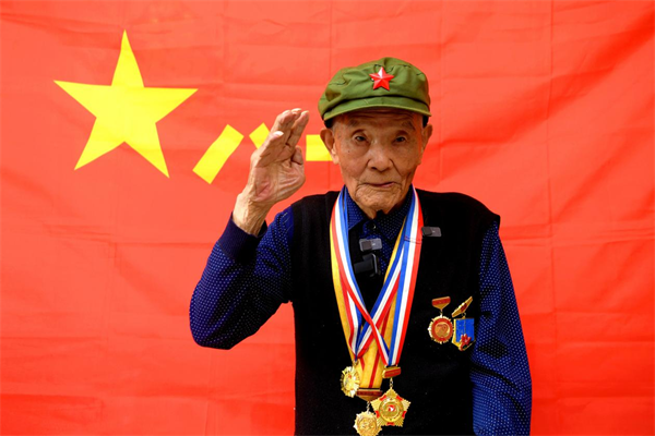 抗战老兵刘庆恩：从战场通讯兵到红色血脉传承者_fororder_吉林老兵刘庆恩1