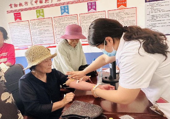 延吉市政协组织开展义诊活动 送医送药进乡村_fororder_图片2
