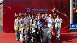 一个脑性麻痹青年和一所普通大学的双向奔赴