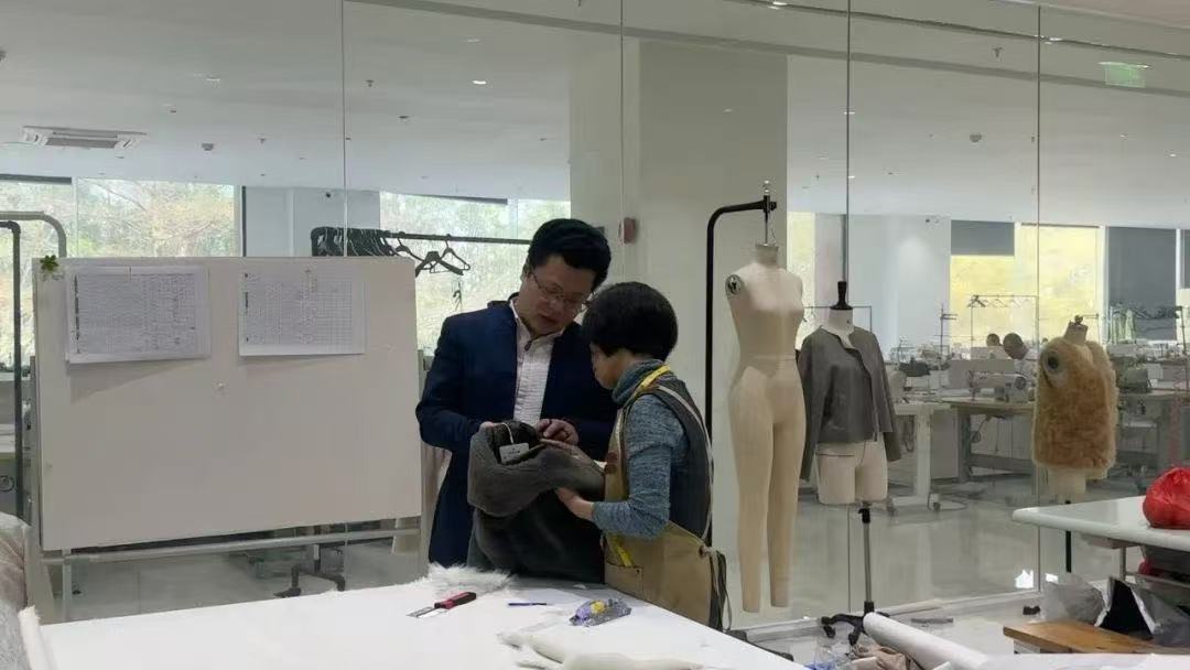 大浪时尚小镇×中央版房 VEKISE品牌创始人尹嶴服装制造的数字化进阶之路_fororder_WechatIMG22