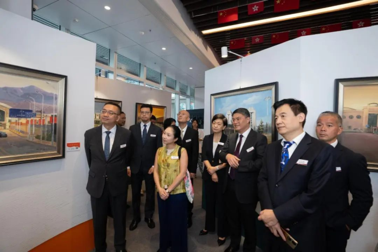 山河永固·口岸峥嵘——香港举办国门油画展纪念抗战胜利80周年_fororder_香港2