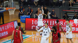 广东全运男篮大胜美国肯尼哈奇，书写热血竞技篇章