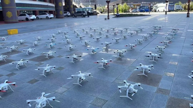 筑梦新时代·巾帼奋进时|亿航智能王雅君：我们敬畏每一次飞行_fororder_图片2