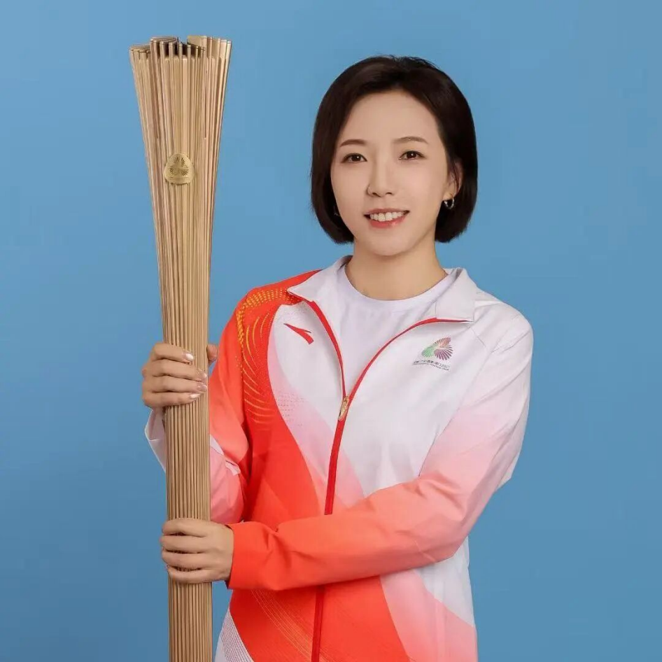 手持“火炬”传递“荣光”！她们这样说……_fororder_8