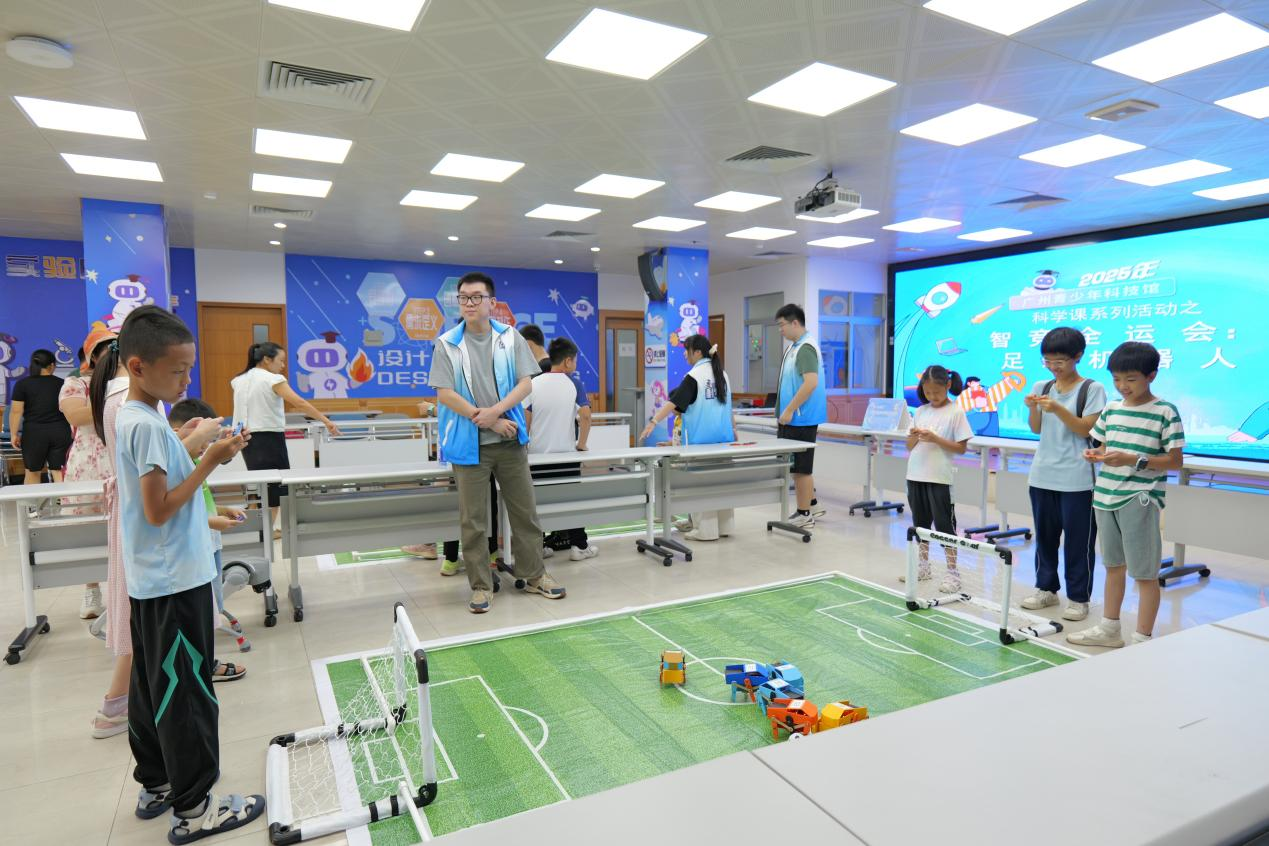 “图书+科技”融合创新阅读空间——广州少年儿童图书馆广州青少年科技馆分馆正式开放_fororder_图书6