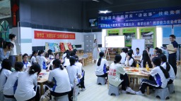 龙华区生命教育活动深入社区、校园与企业