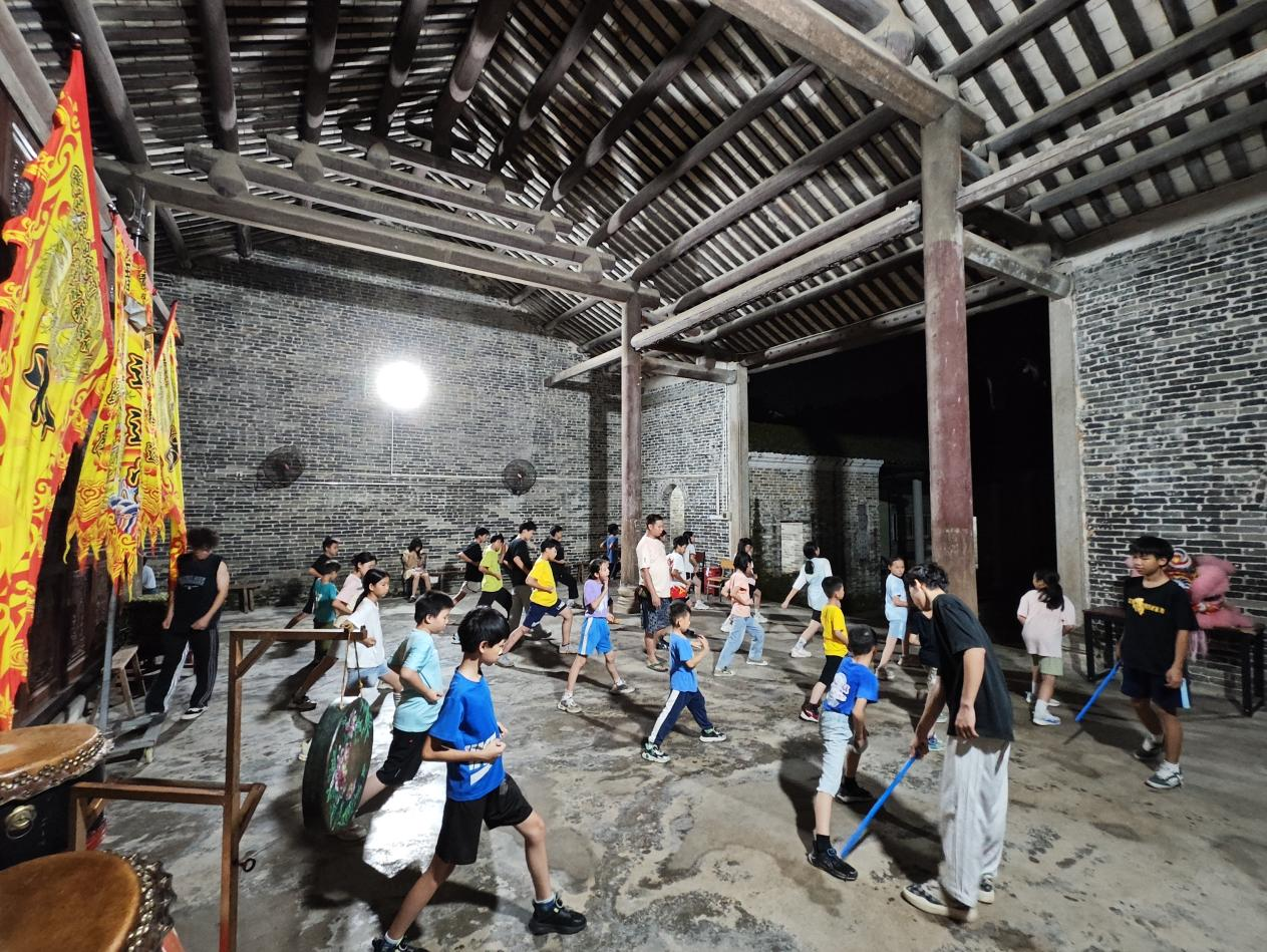 白云区钟落潭镇“两社三中心”试点赋能，助推龙岗少年醒狮队赓续传统文化薪火_fororder_白云6