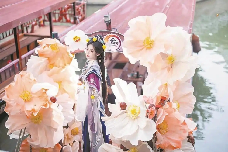 永庆坊“江湖盛会”展现广东文旅多元魅力_fororder_de922b66a079933968cea7dce429cdfe_53755389_dd54234e-3d43-462f-95ba-7224f35b0654copy