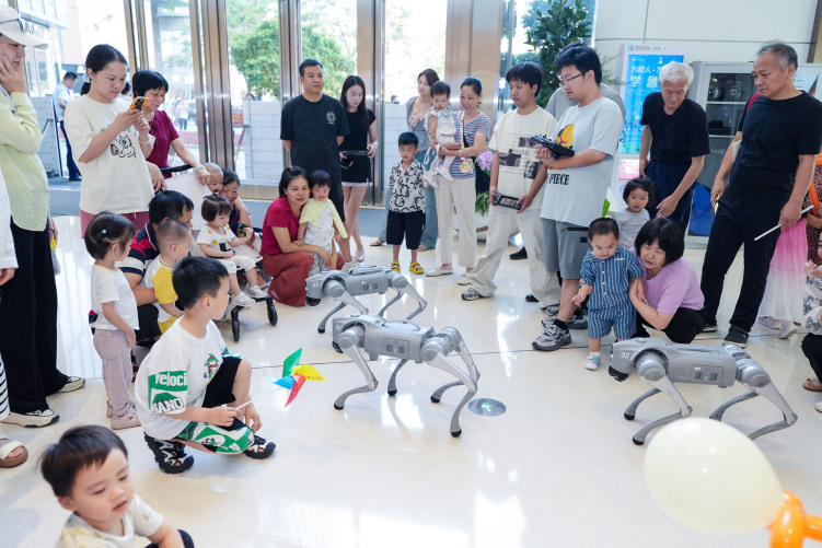 人大助力“数”惠民生 深圳龙华街道举办数字消费嘉年华活动_fororder_图片3