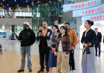 未来出行，中国智造——国际主播网红走进广汽科技馆体验“智车之城”魅力