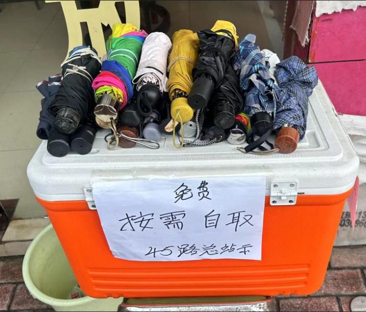 广州公交：平凡岗位上的暖心善举，成暴雨中动人的瞬间_fororder_图片2