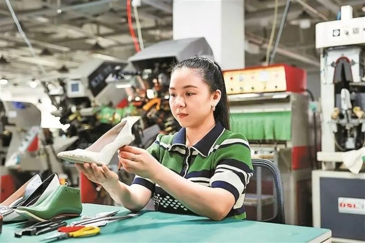 深圳龙华三人被授予"全国劳模”称号_fororder_12