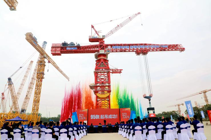 广州南沙:全球最大塔机正式下线交付 将在万龙大桥项目投入使用