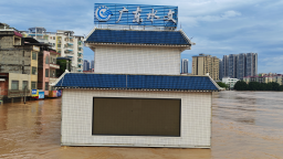 广东怀集“水文老兵”姚振峰： 与绥江洪峰的生死较量