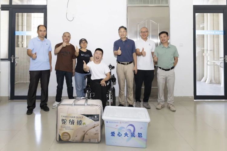 一个脑性麻痹青年和一所普通大学的双向奔赴_fororder_微信图片_2025-09-16_133735_896