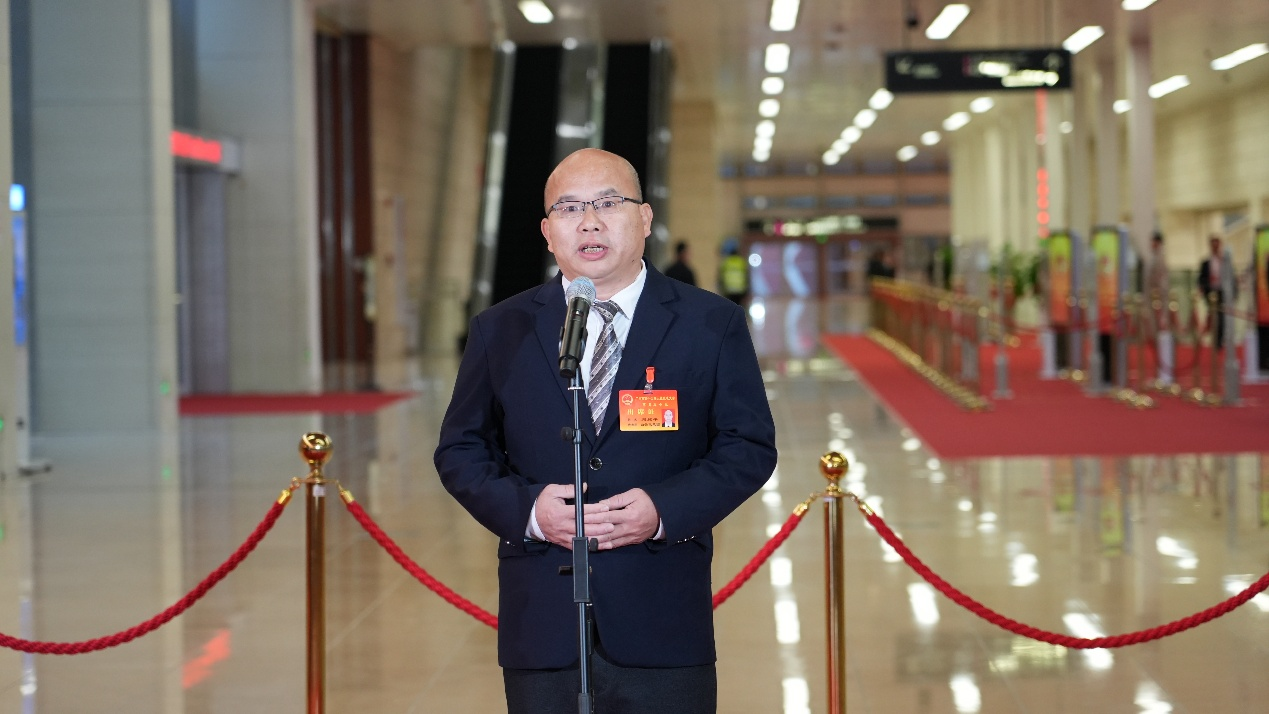 聚焦广州两会|  人大代表：代表的初衷在于创造“幸福感”_fororder_刘绍平