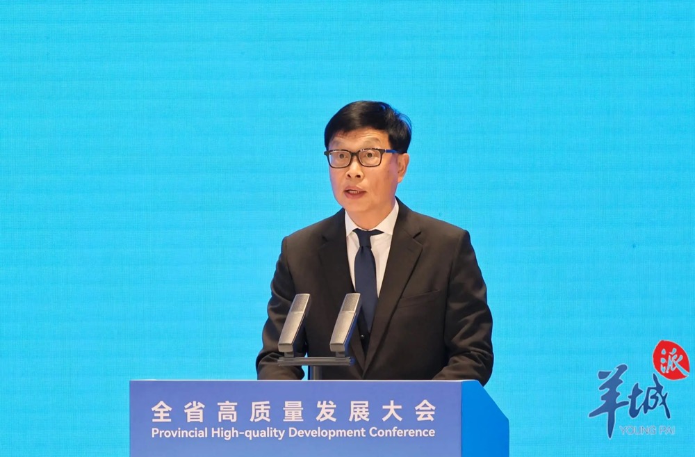 粤产工业机器人冲进全球前四！美的方洪波：让更多企业用上、用好机器人