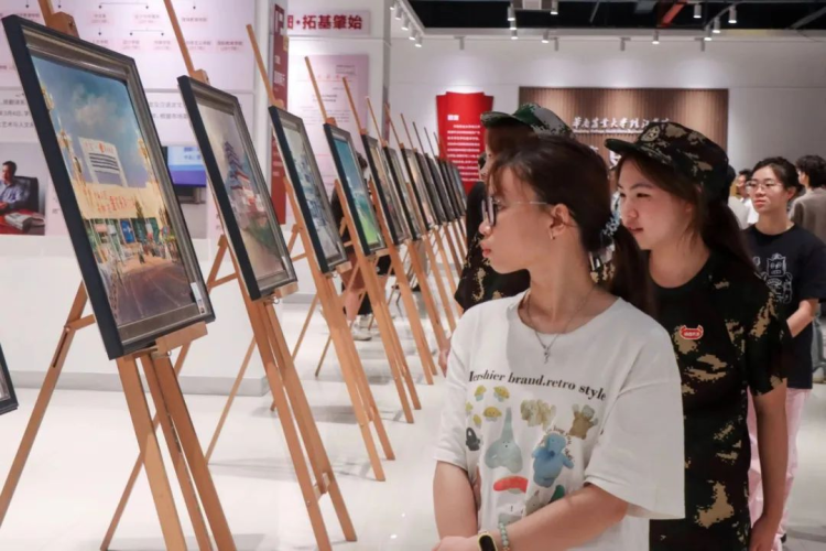 山河永固·口岸峥嵘——香港举办国门油画展纪念抗战胜利80周年_fororder_香港3