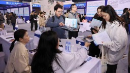 茶香伴鼓点 英才聚南粤 “百万英才汇南粤”郑州大学专场引才热潮涌动