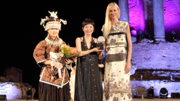 设计师赵卉洲夺得“2025 Tao Award 创意时尚创新奖”，系该奖首位中国得主！
