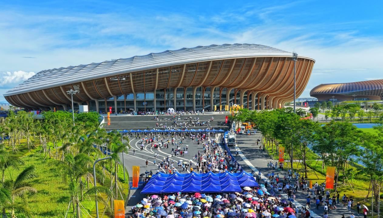 2025广东“省超”正赛开波 2.5万球迷燃爆南沙_fororder_图片1