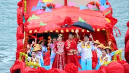 大湾区11城龙舟竞渡深圳南澳月亮湾，巅峰搏争“海龙王”