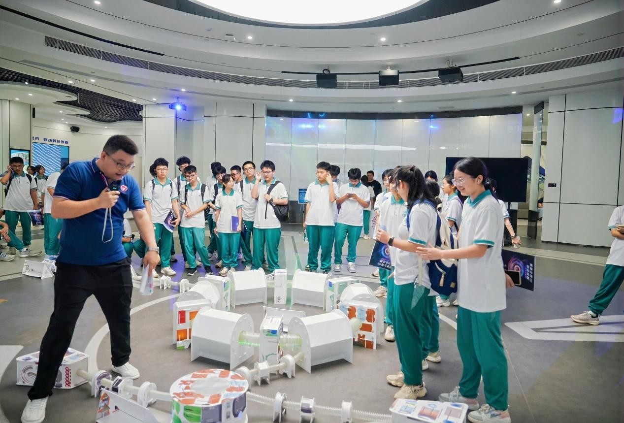 广东省新兴激光等离子体技术研究院开展青少年科普研学活动_fororder_21