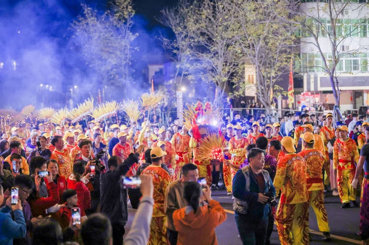 深圳南澳：海上龙舟赛端午启幕 多元文旅体验激活大湾区传统节庆_fororder_2