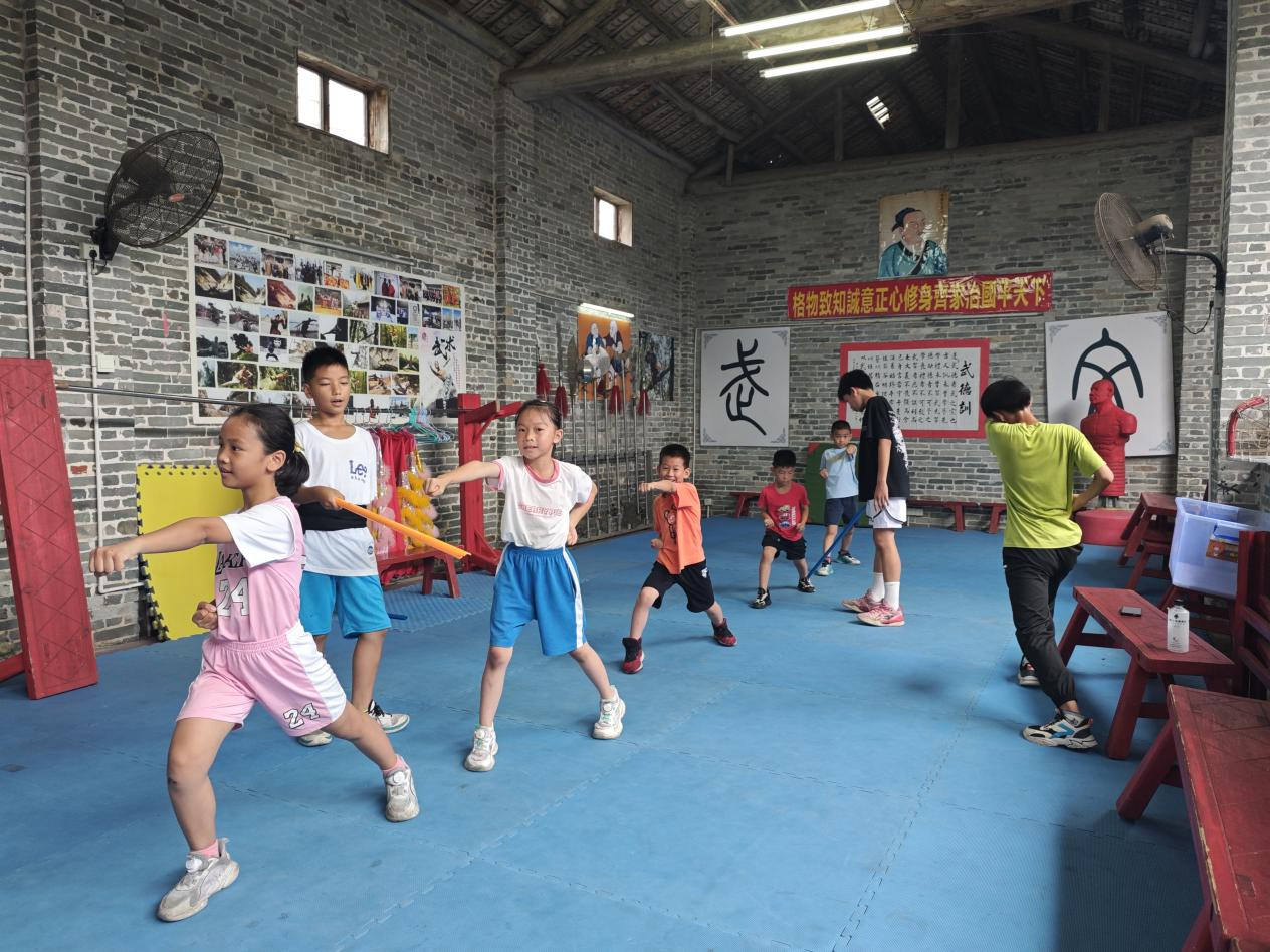 白云区钟落潭镇“两社三中心”试点赋能，助推龙岗少年醒狮队赓续传统文化薪火_fororder_白云4