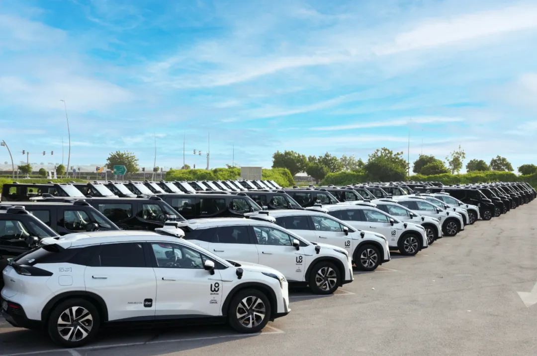 港股Robotaxi第一股！文远知行正式在香港交易所挂牌上市_fororder_3