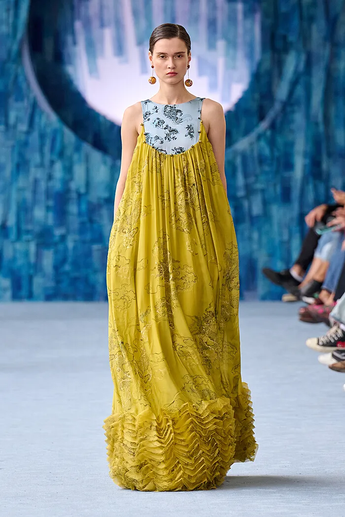 深圳本土品牌HUI之2025春夏系列《壮游》亮相米兰时装周