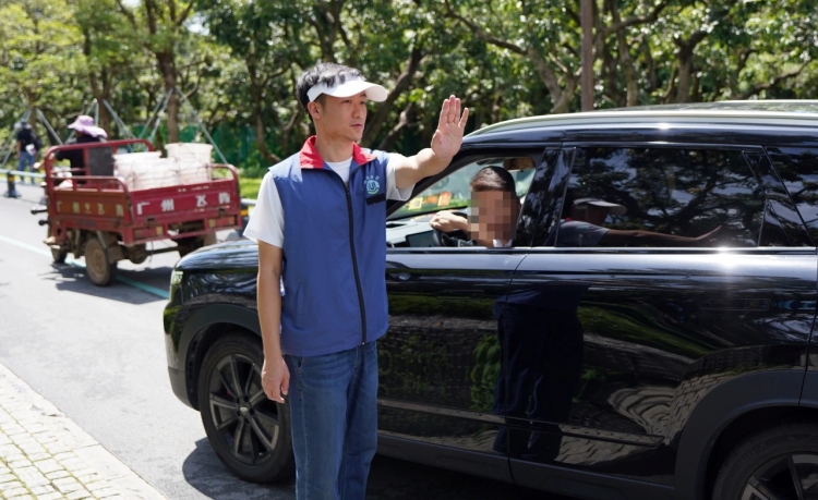 “先锋营”守护“甜蜜”畅通——南山区城管“雏鹰计划”锻造青春力量_fororder_3