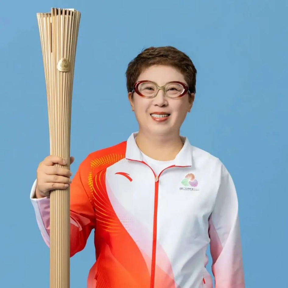 手持“火炬”传递“荣光”！她们这样说……_fororder_6