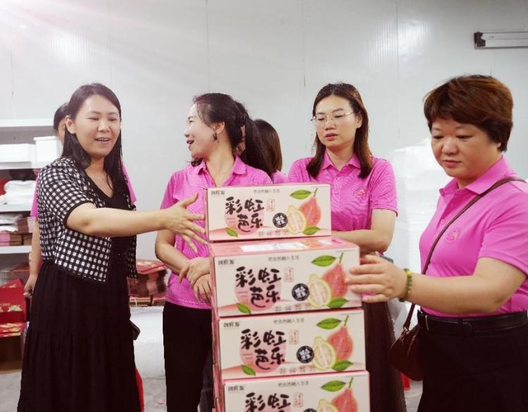 荔枝产业链绽放“她力量” ——探访从种植到销售的湾区女性先锋_fororder_图片5