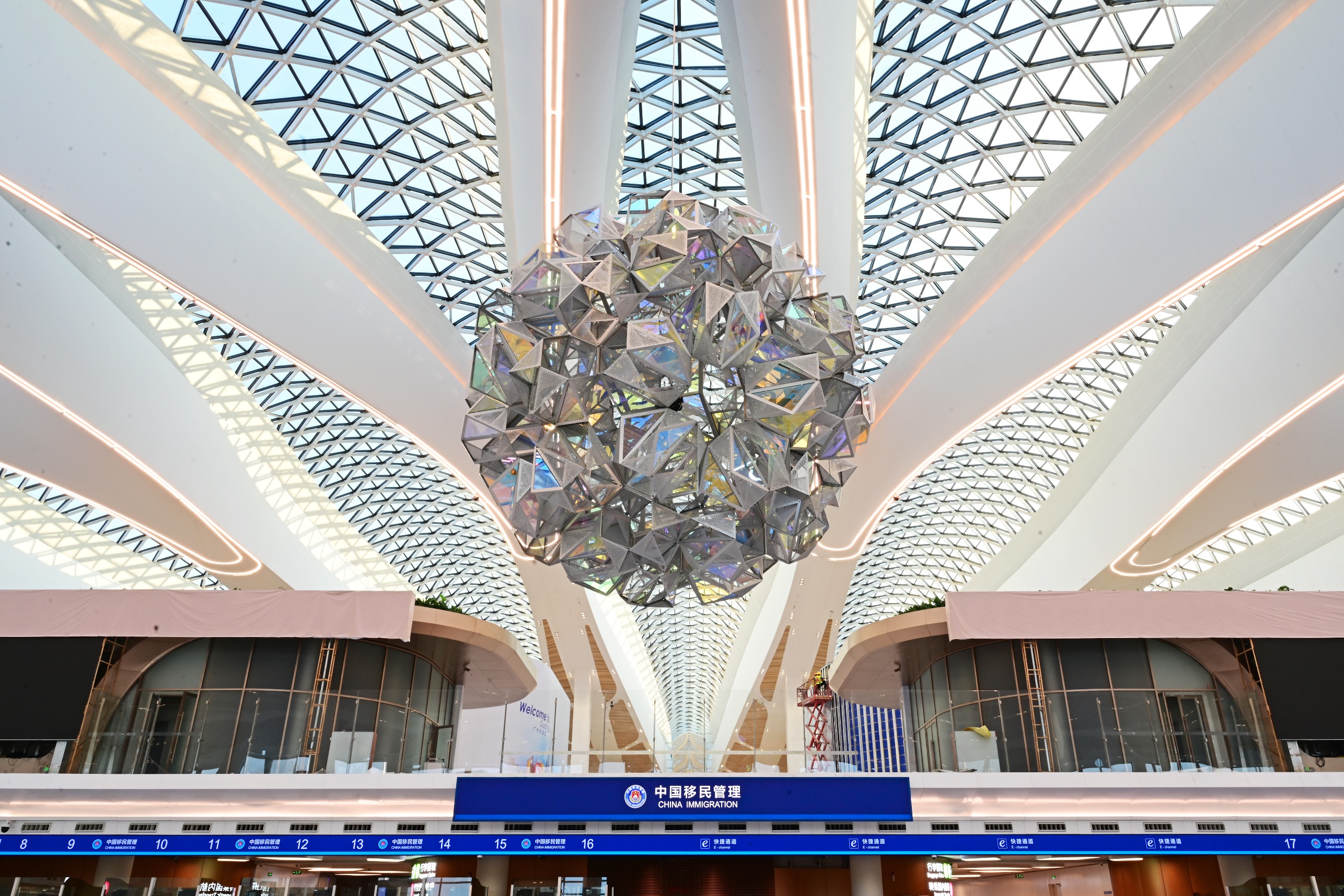 在广州白云机场T3邂逅公共艺术，每一处都是岭南与世界的温柔对话_fororder_2