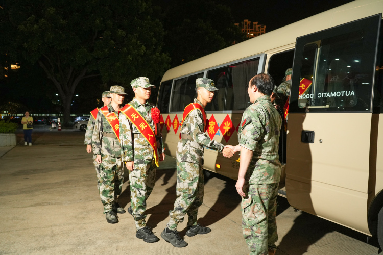 着戎装，戴红花！东莞石龙镇10名新兵携梦奔赴军营_fororder_微信图片_20250914113938_17_10