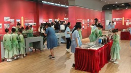 广东省举办“铭记英雄——飞虎队在广东”历史图片展暨首批飞虎队友谊学校授牌仪式