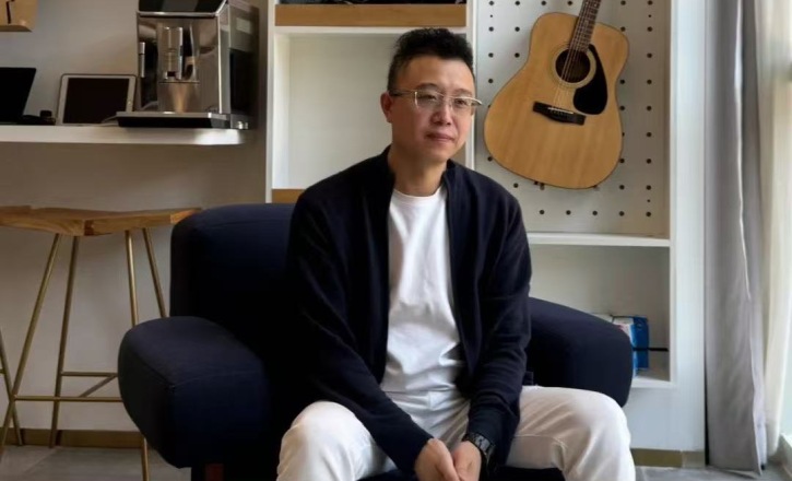 大浪时尚小镇×中央版房 VEKISE品牌创始人尹嶴服装制造的数字化进阶之路