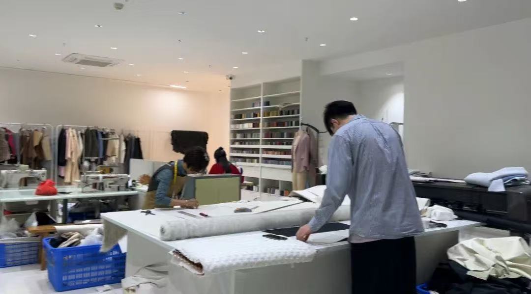 大浪时尚小镇×中央版房 VEKISE品牌创始人尹嶴服装制造的数字化进阶之路_fororder_WechatIMG85