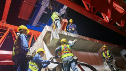 平南铁路桥梁完成拆除 新建深圳西丽站施工再提速