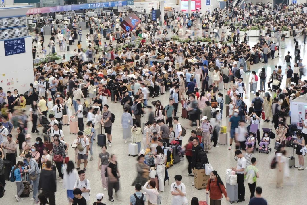 深圳北站连续多天客流量破百万_fororder_44
