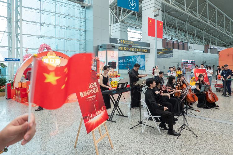 国庆中秋假期广州白云机场接送旅客超195万人次_fororder_微信图片_2025-10-09_165216_734