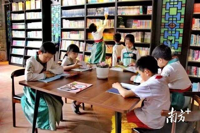 魅力新华：老与新的辩证法